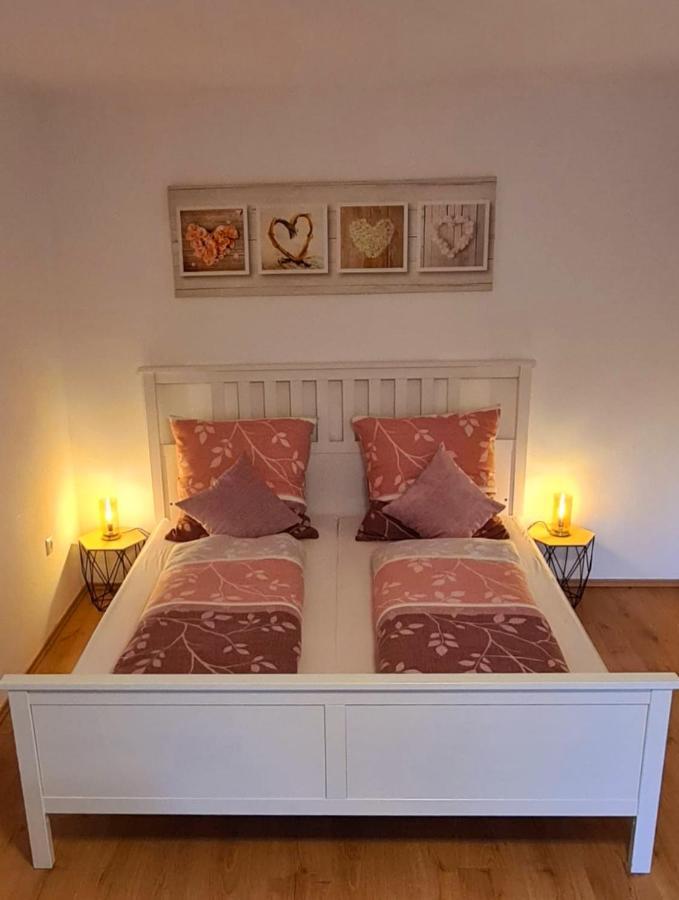 Ferienwohnung Am Waldsee Mit Schwimmbad แกร์นสบาค ภายนอก รูปภาพ